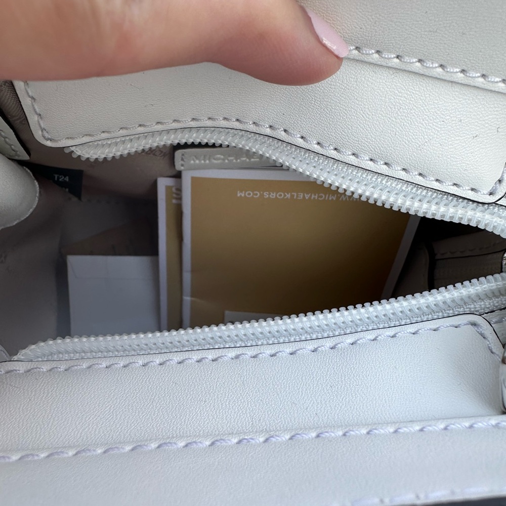 Michael Kors XS PURSE - Picture 7 of 14